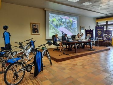 I ragazzi di Santa Giuliana in tandem tra collina e città